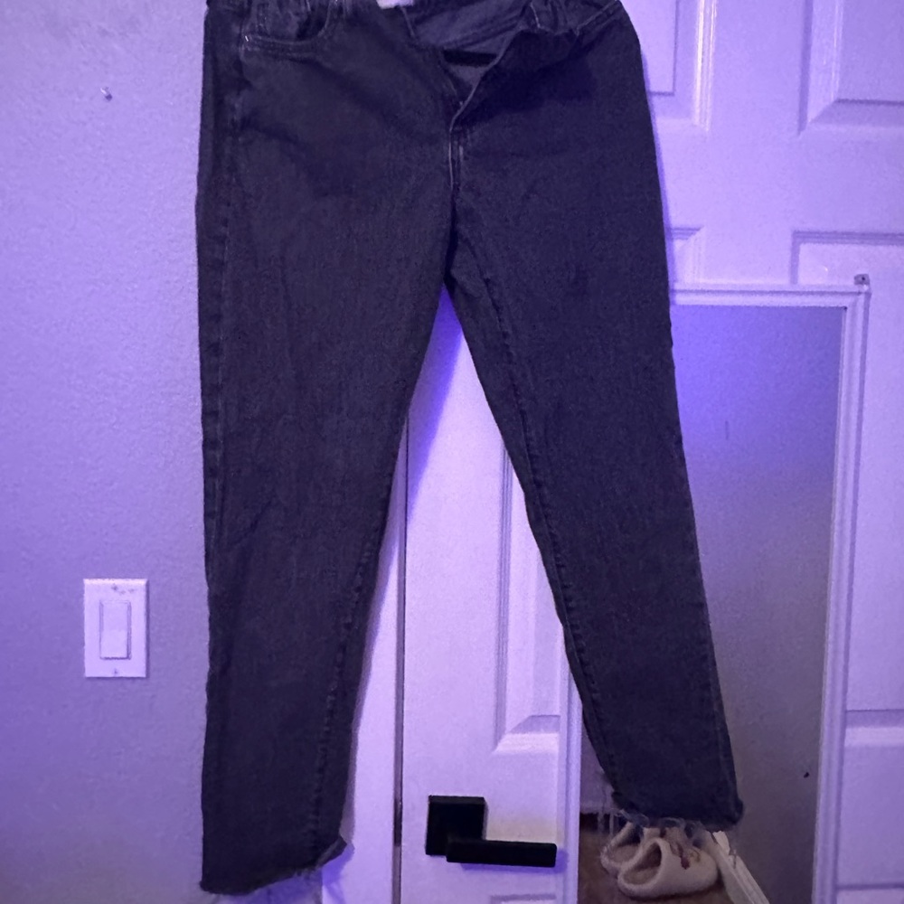 Black jean shorts no rips